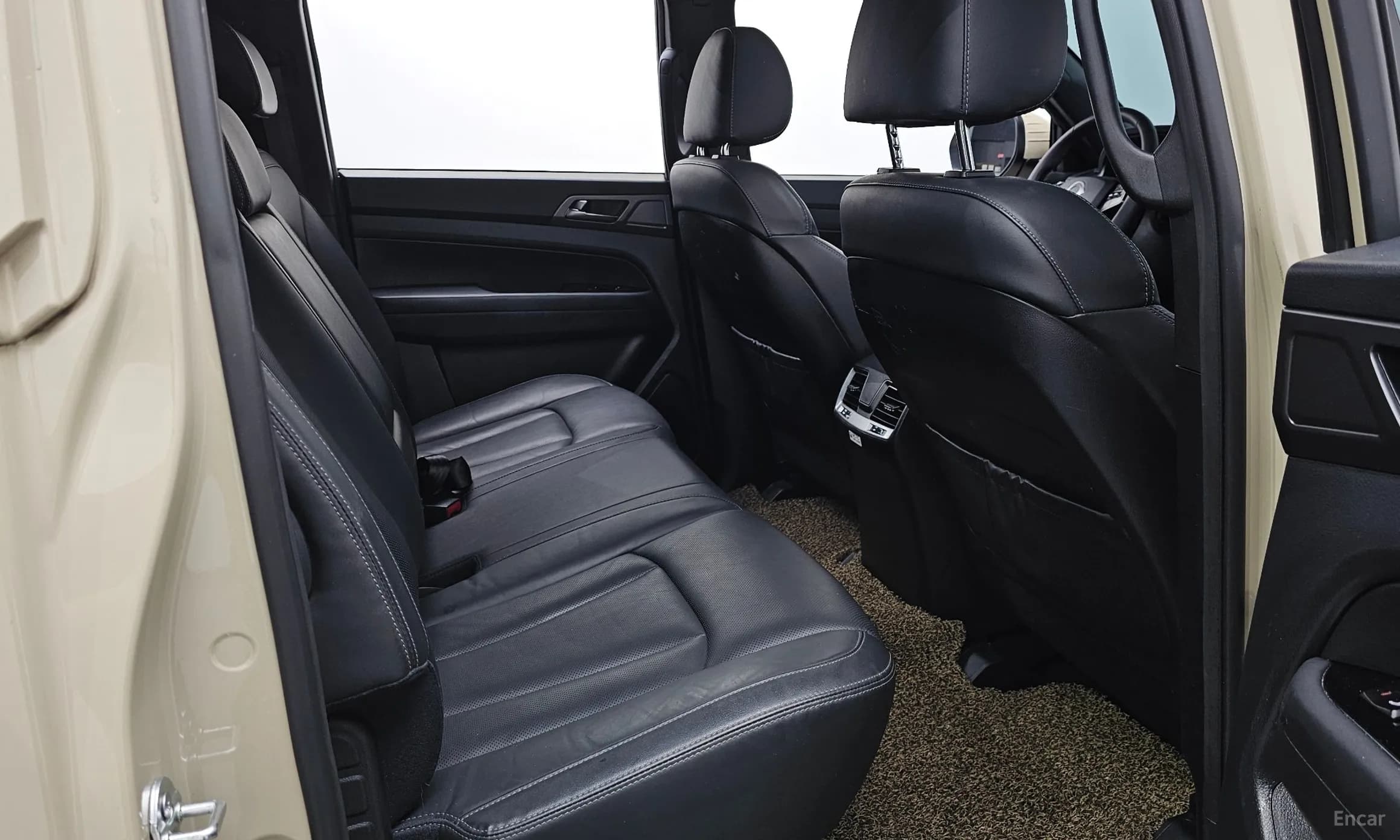 Rexton Sports Khan