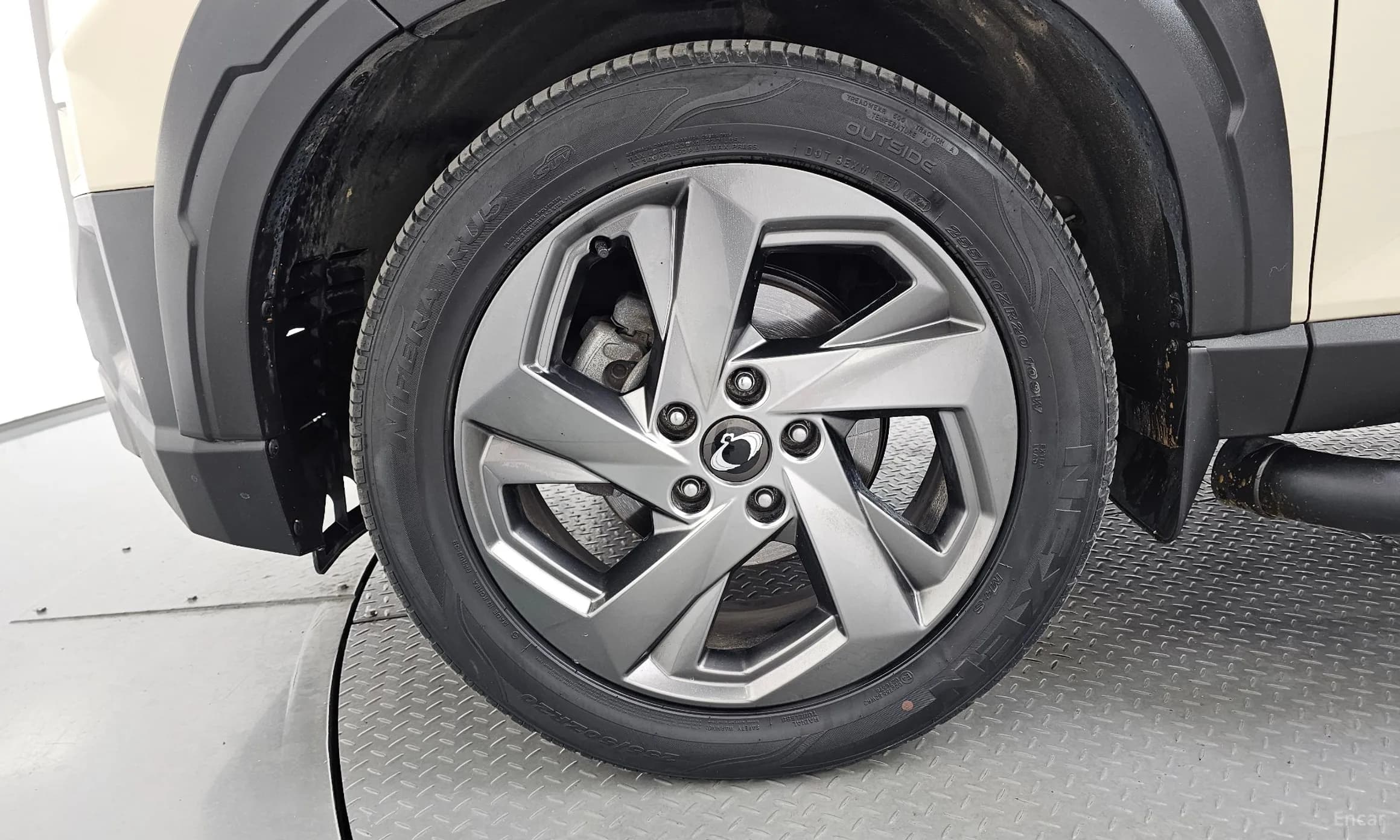Rexton Sports Khan