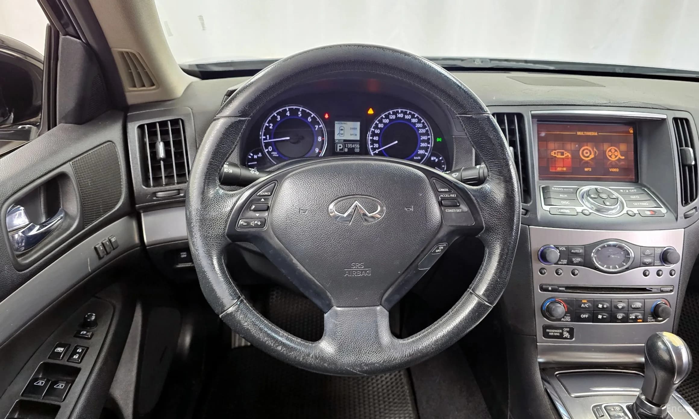 G37