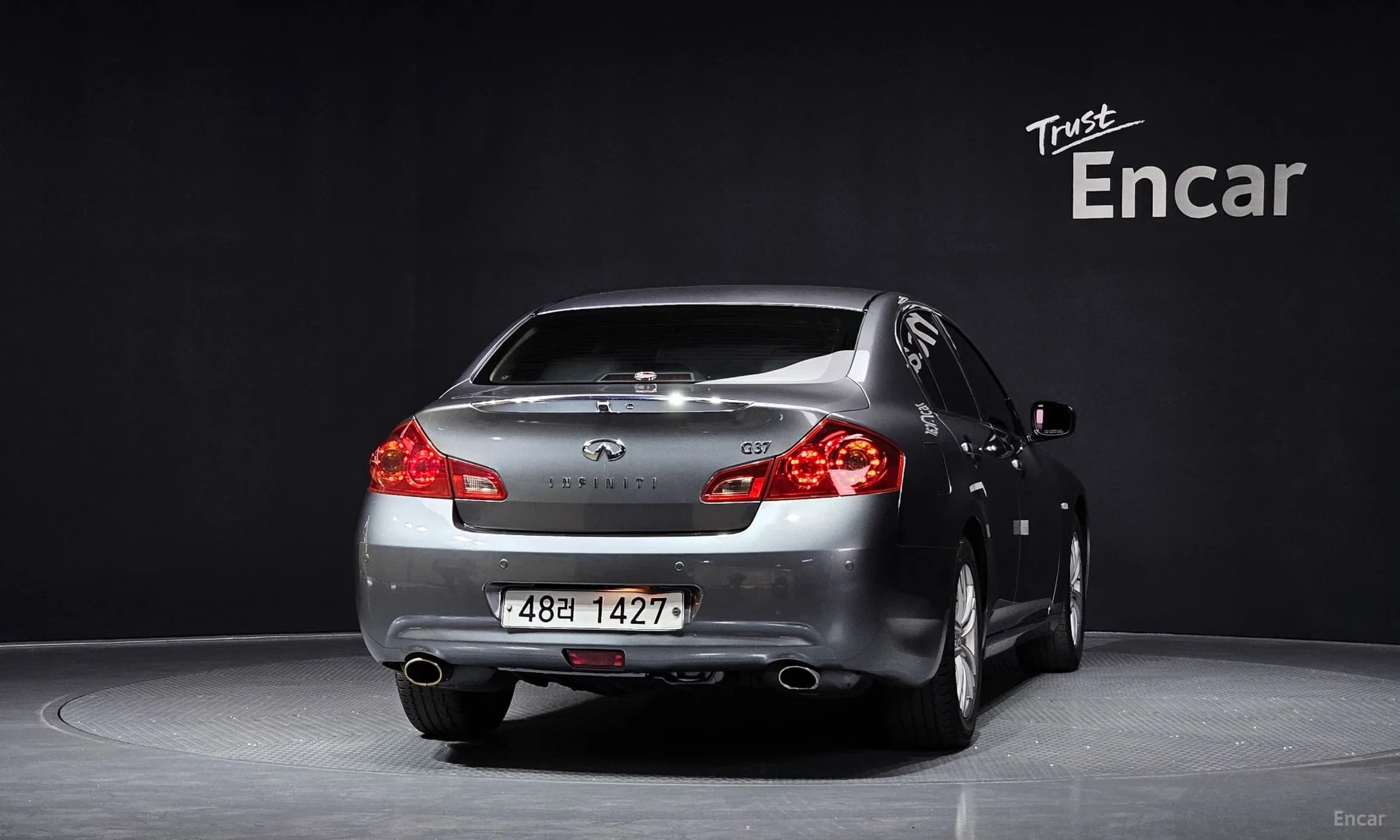 G37