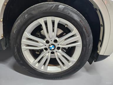 X5 (F15)