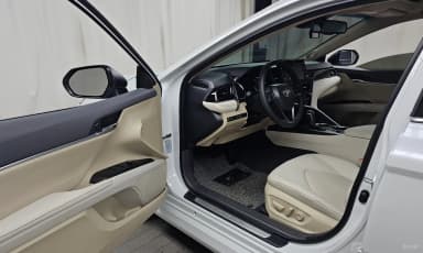 Camry (XV70)