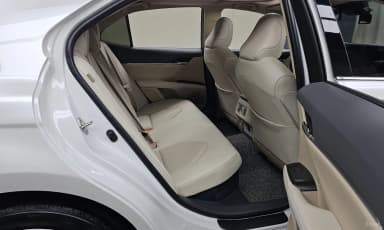 Camry (XV70)