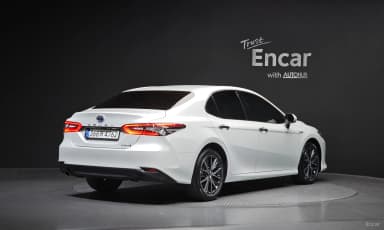 Camry (XV70)