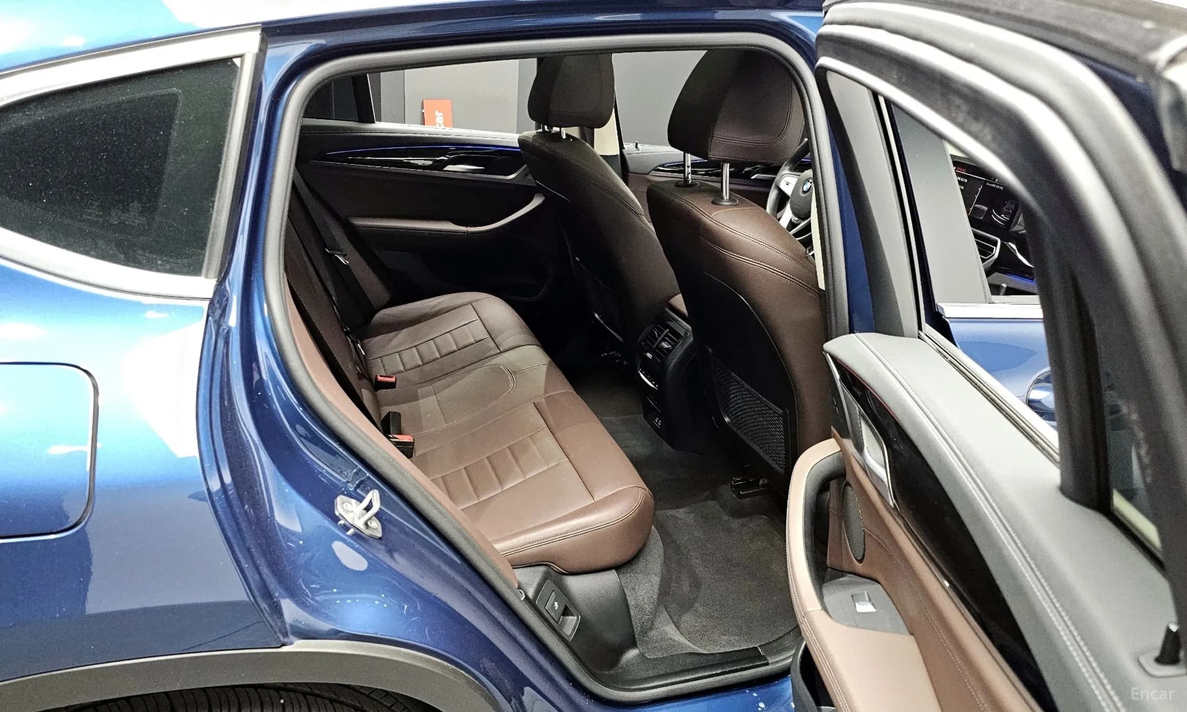 X4 (G02)