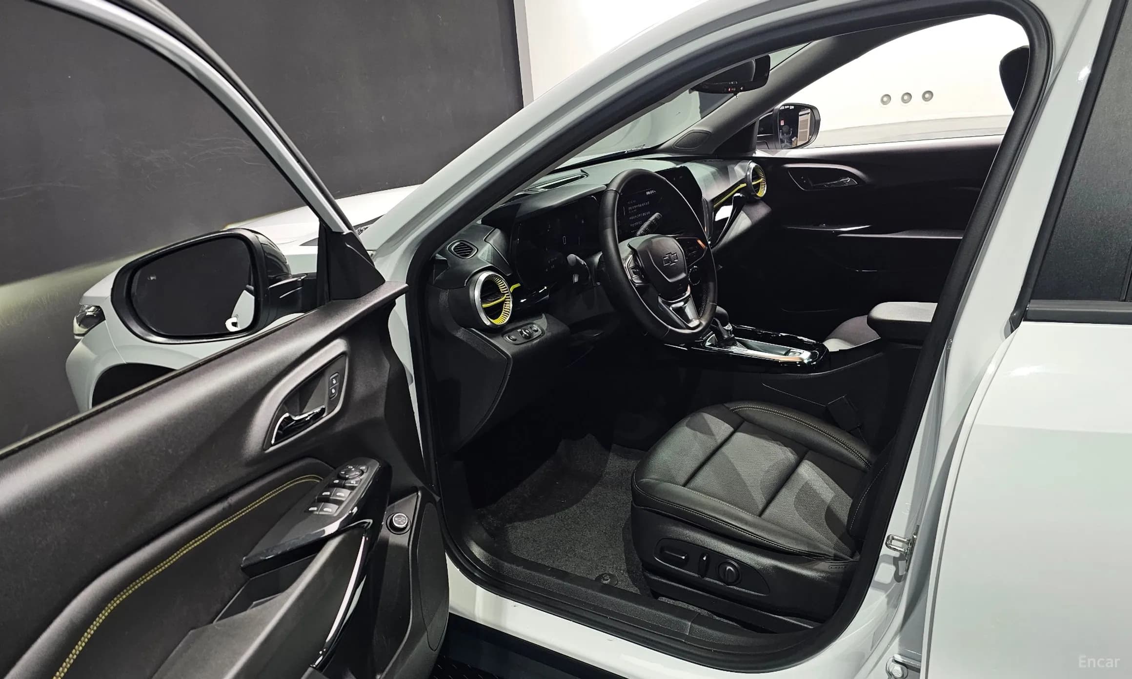 Trax Crossover