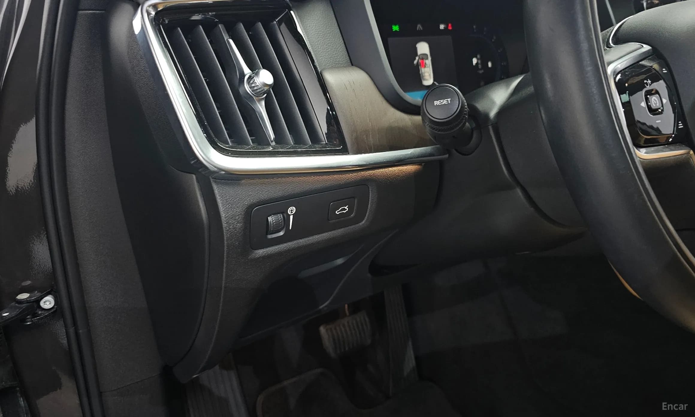 S90