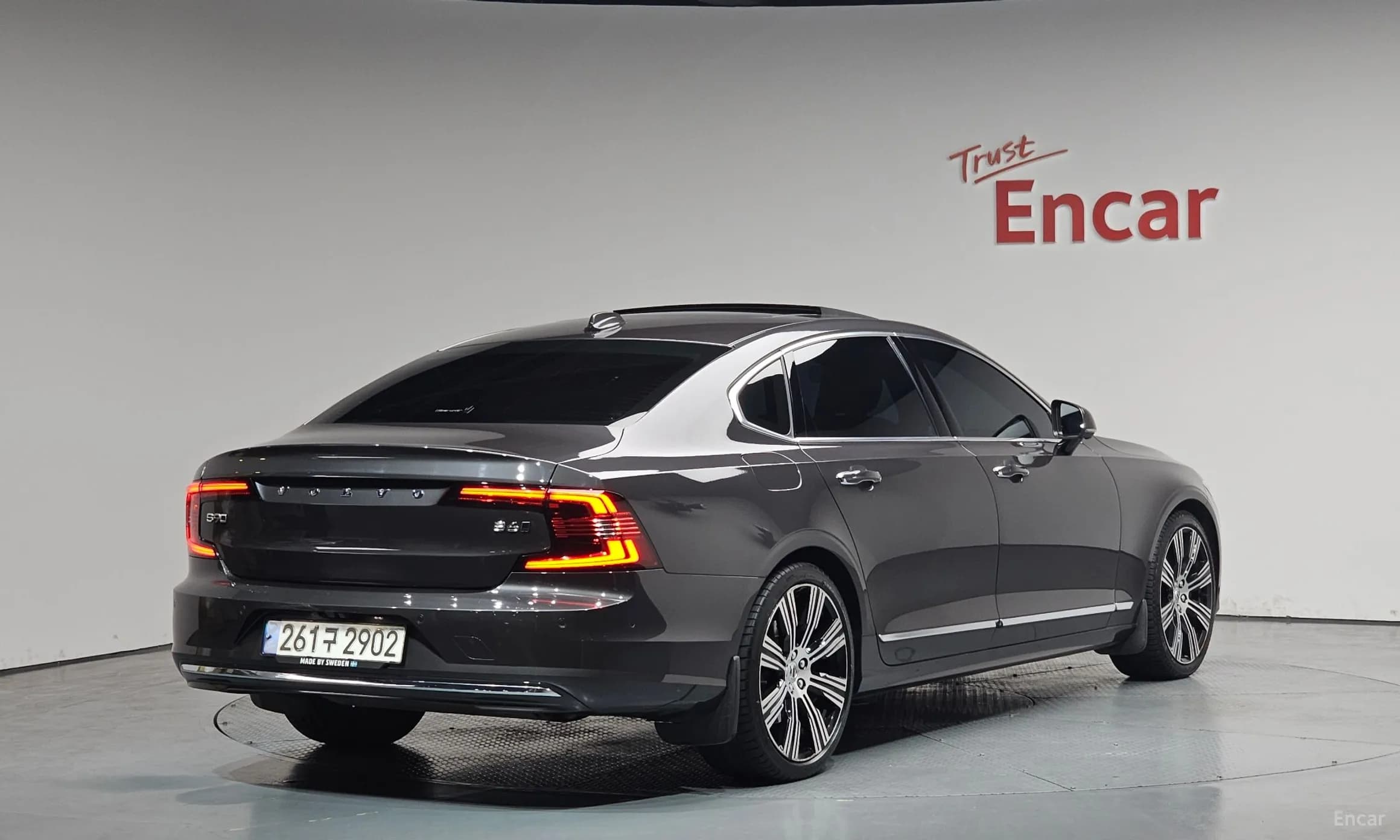 S90