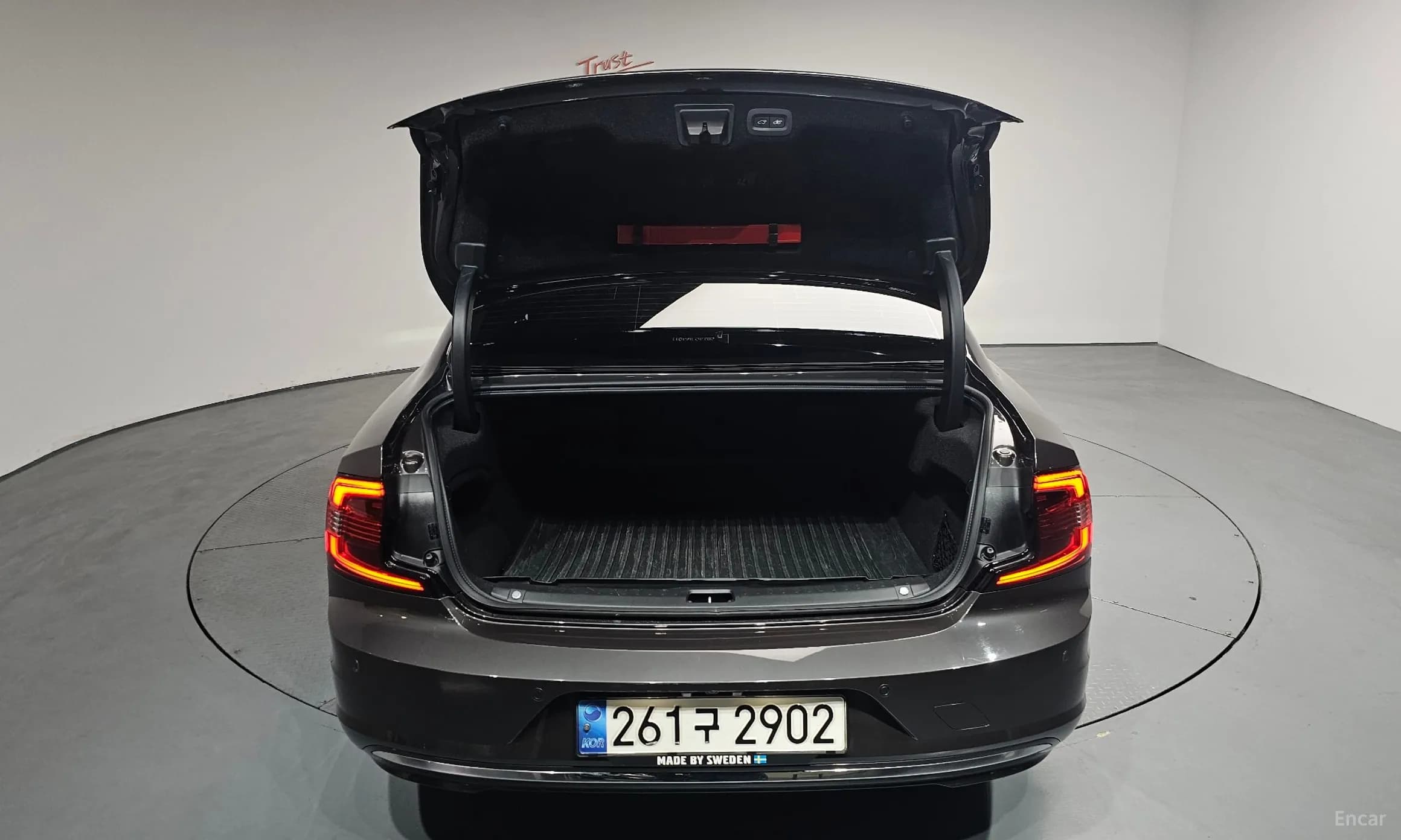 S90