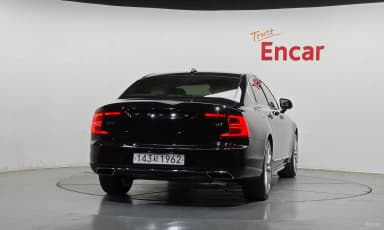 S90