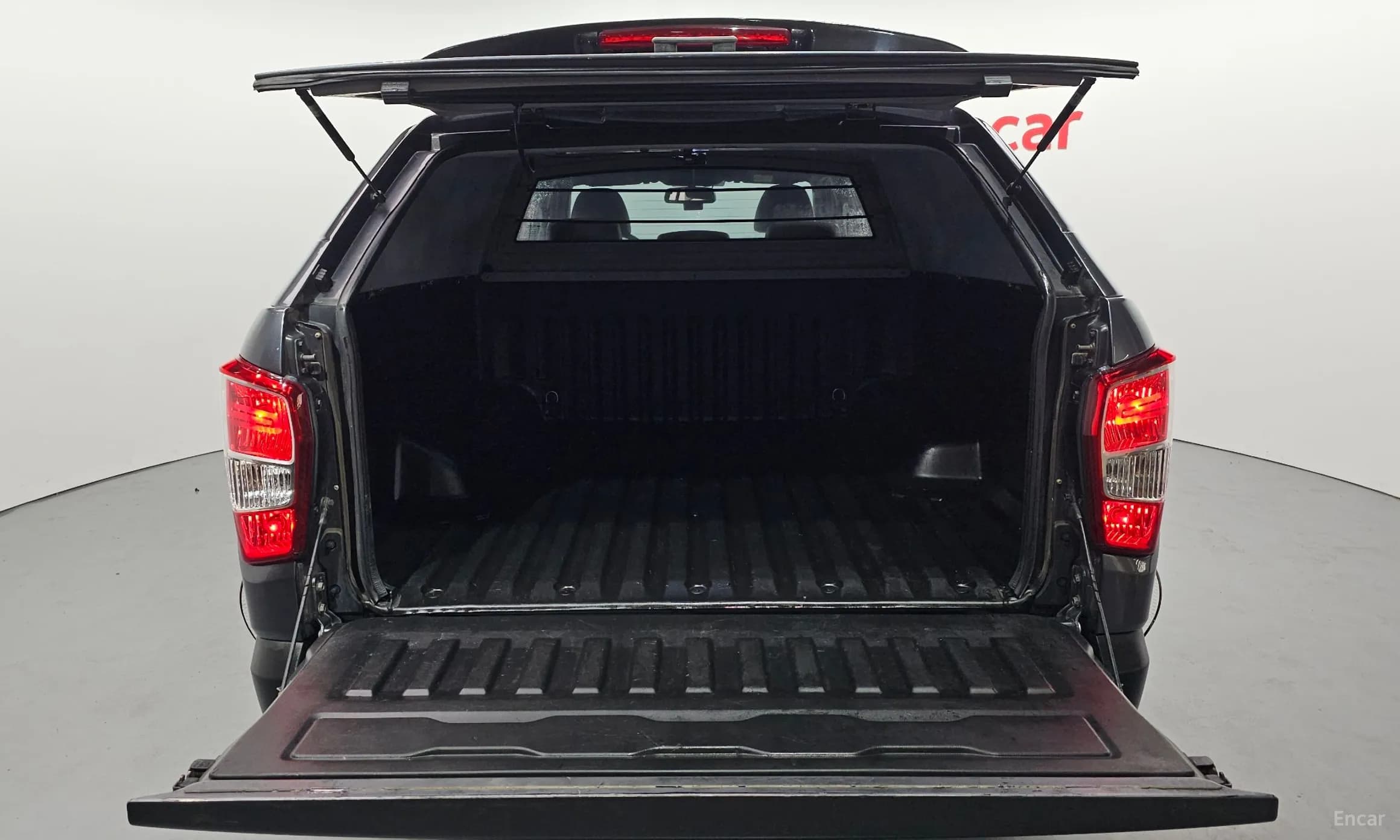 Rexton Sports Khan