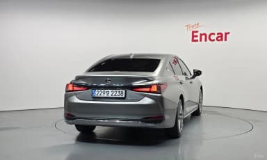 ES300h 7th Generation
