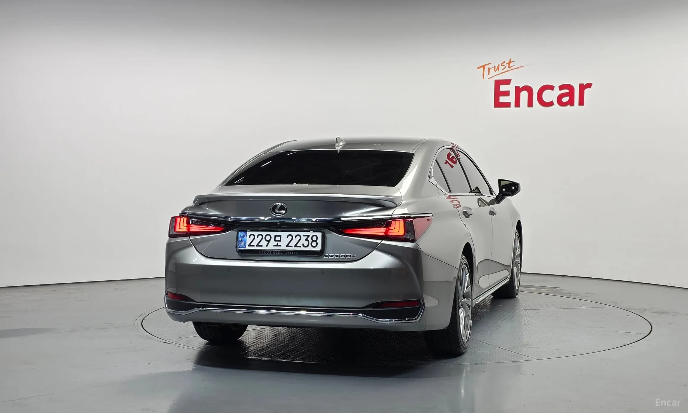 ES300h 7th Generation