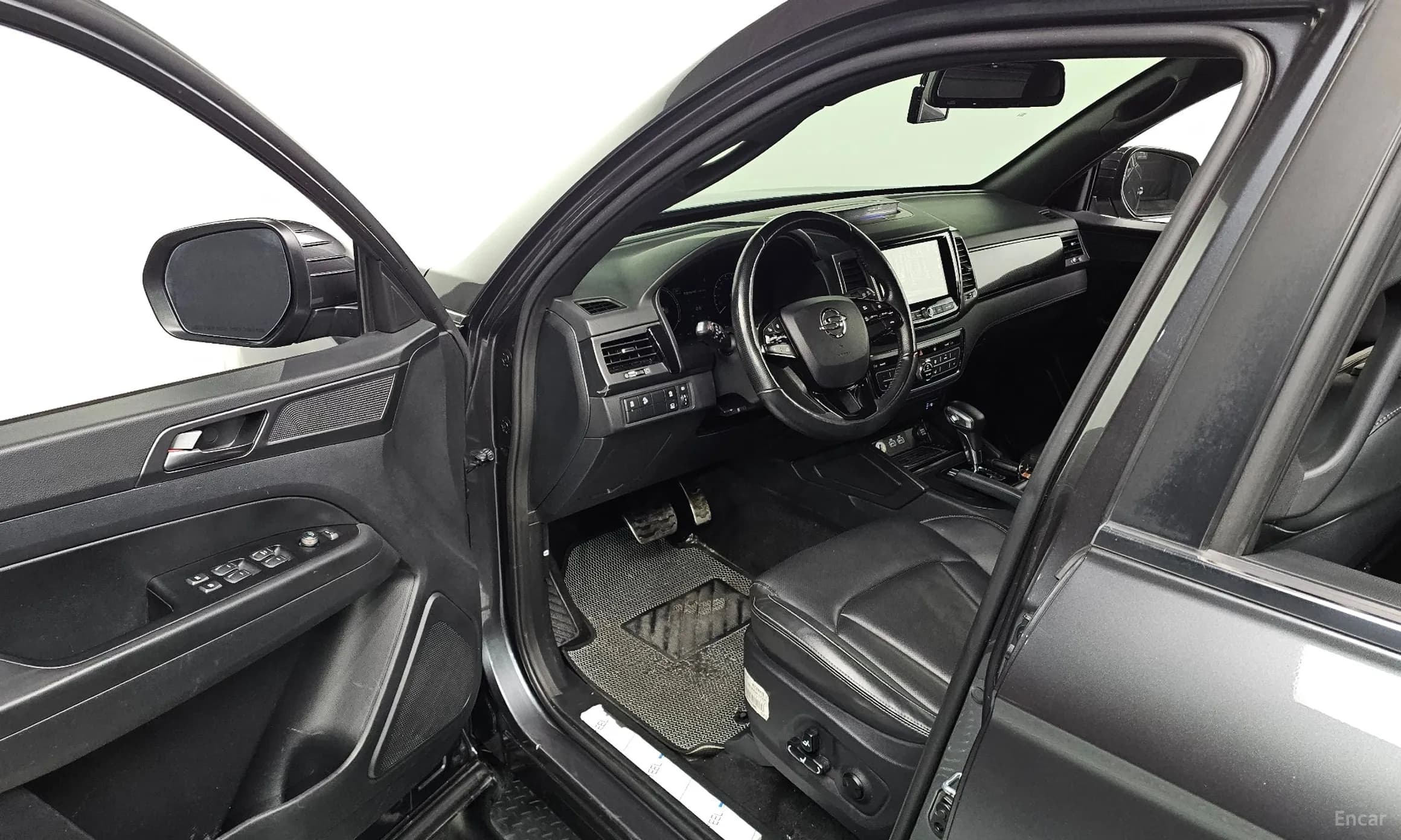 Rexton Sports Khan