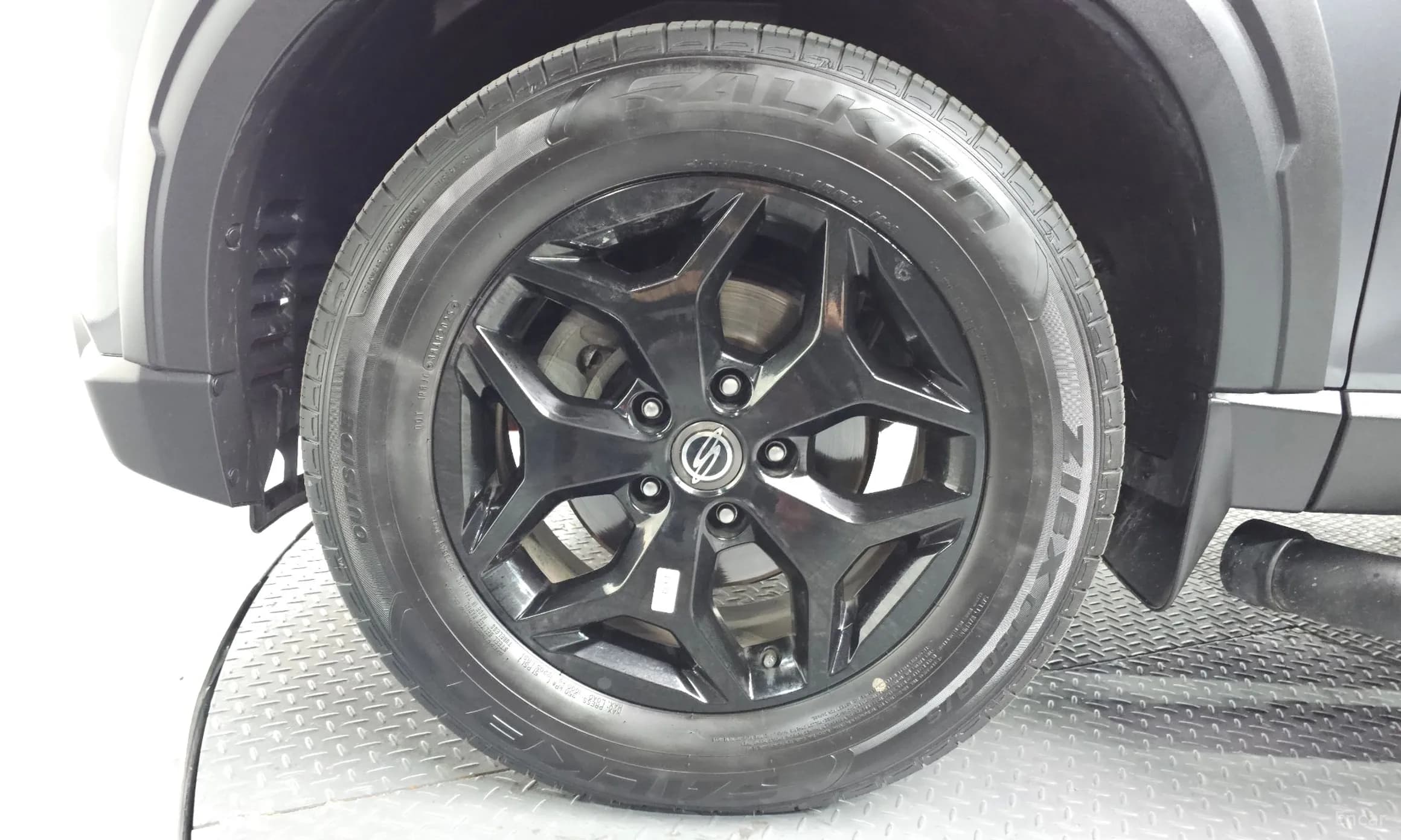 Rexton Sports Khan