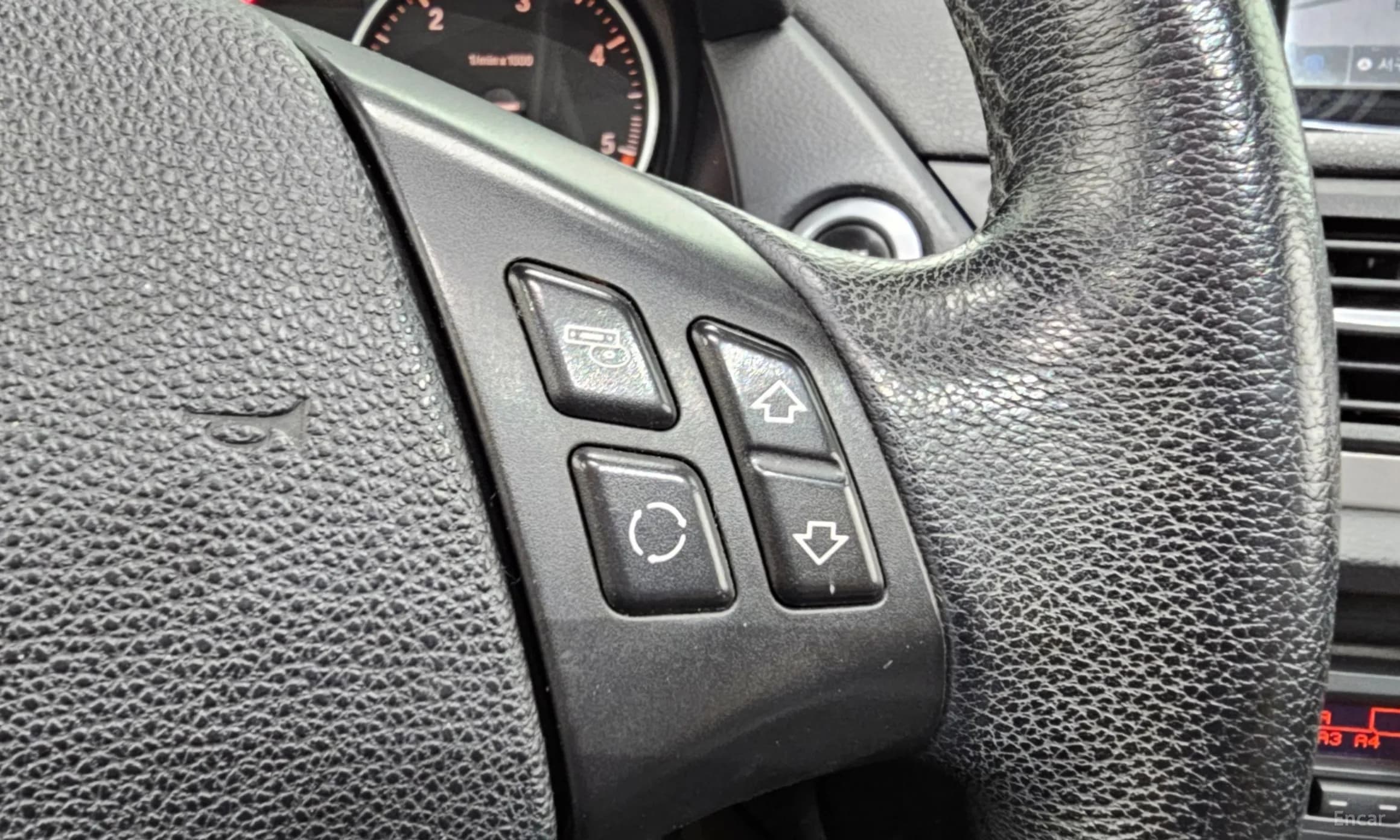 X1 (E84)