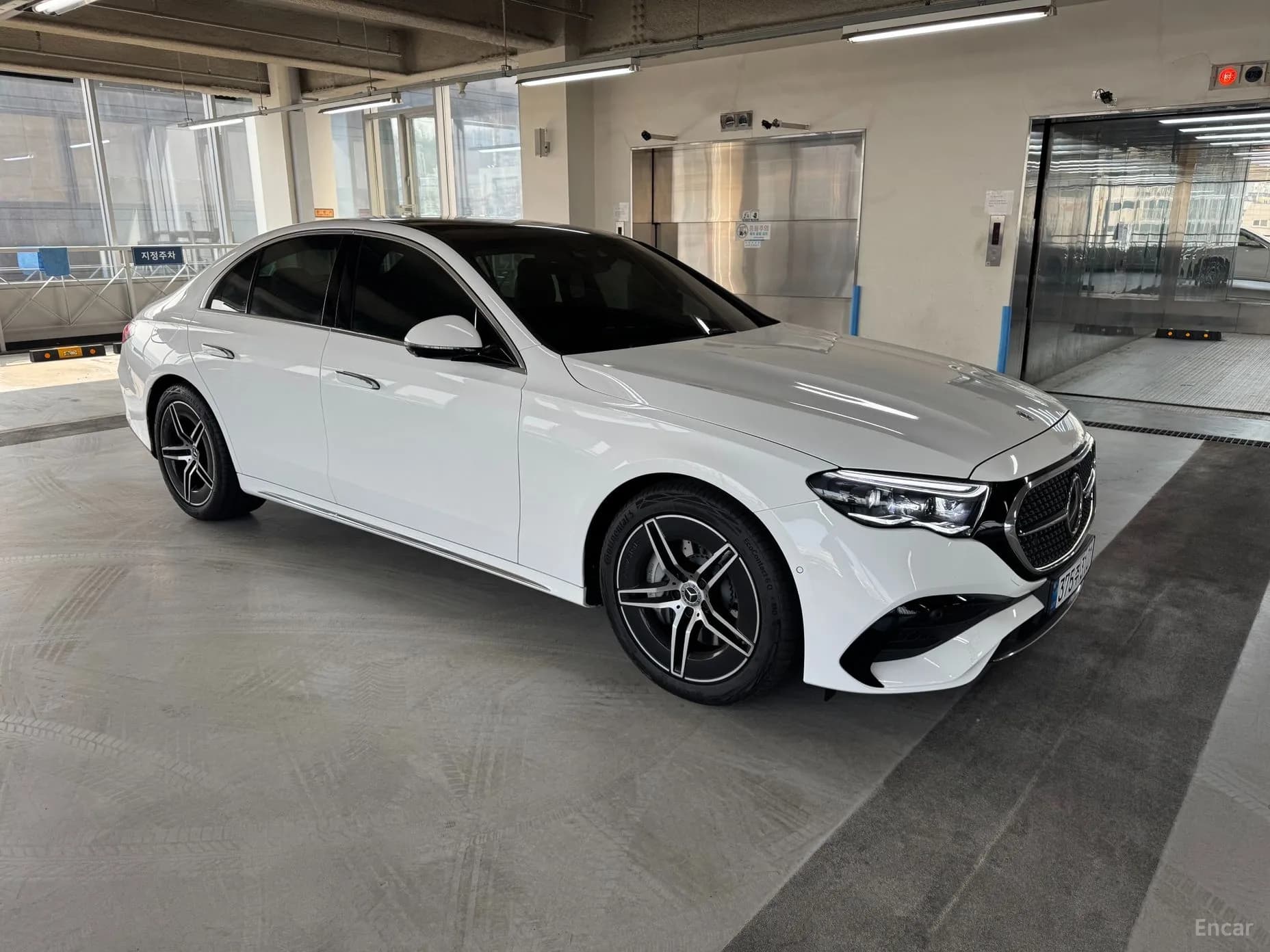 E-Class W214