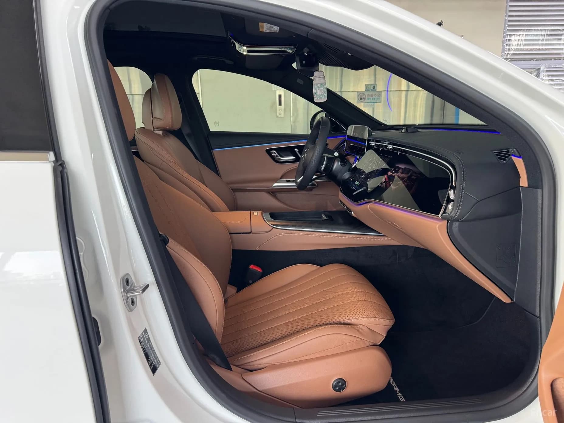 E-Class W214