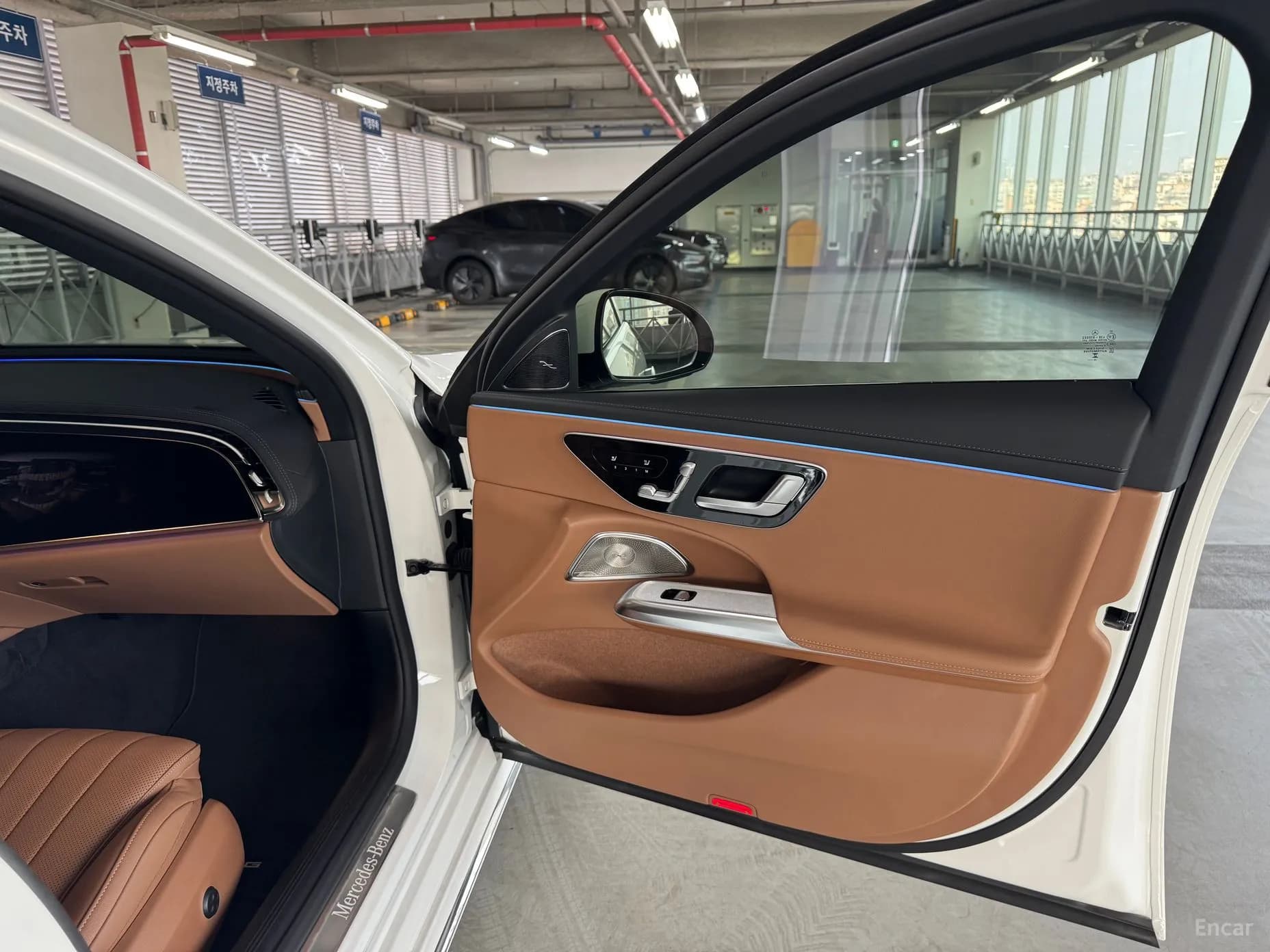 E-Class W214