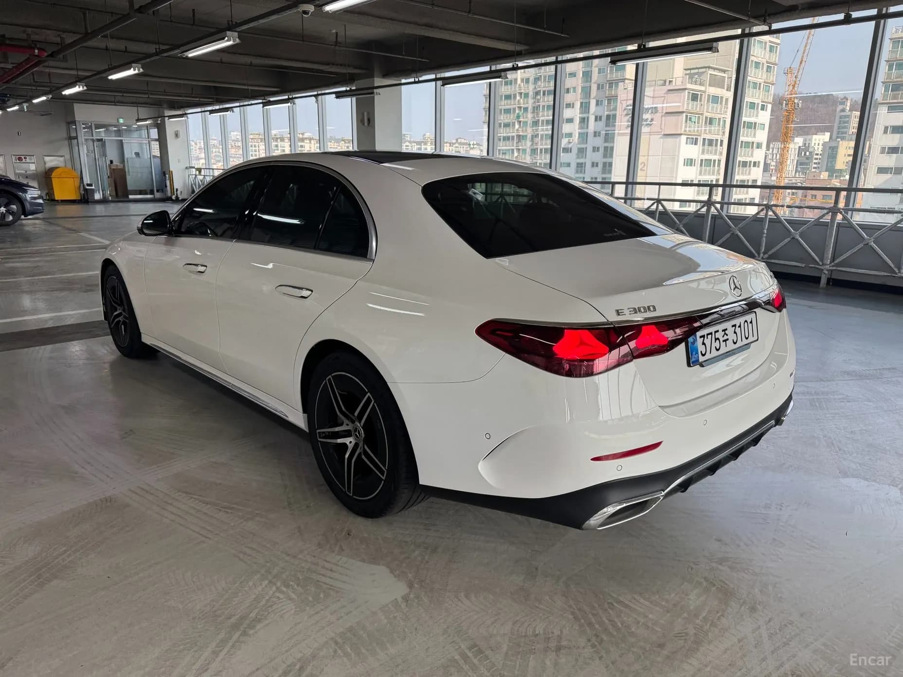 E-Class W214