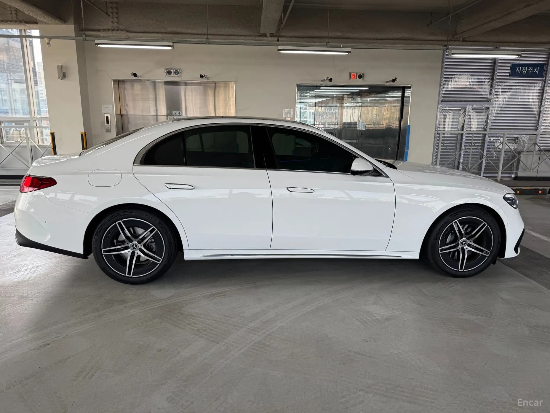 E-Class W214