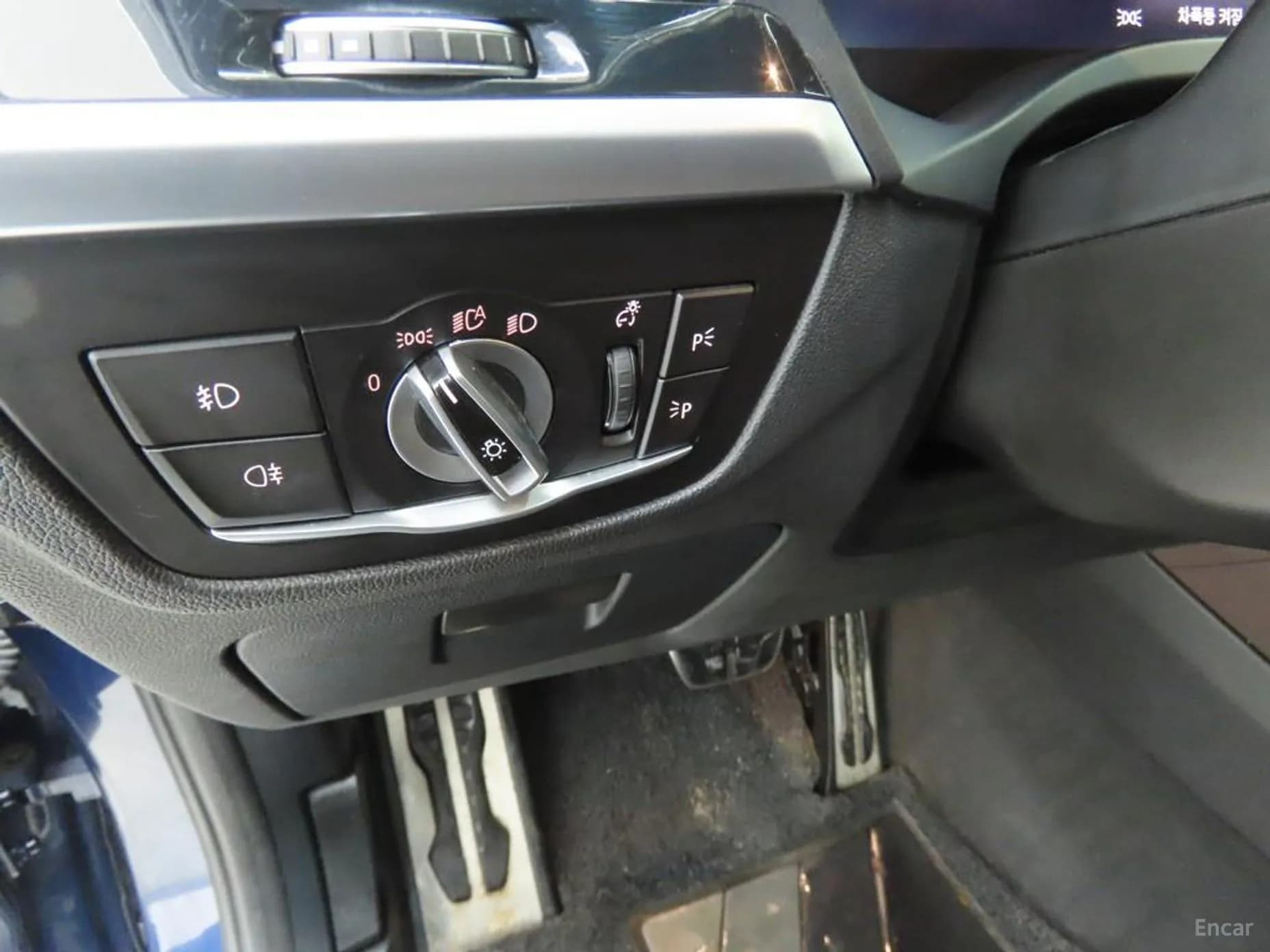X4 (G02)