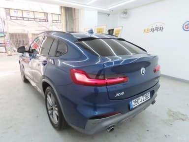 X4 (G02)