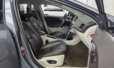 V40 Cross Country