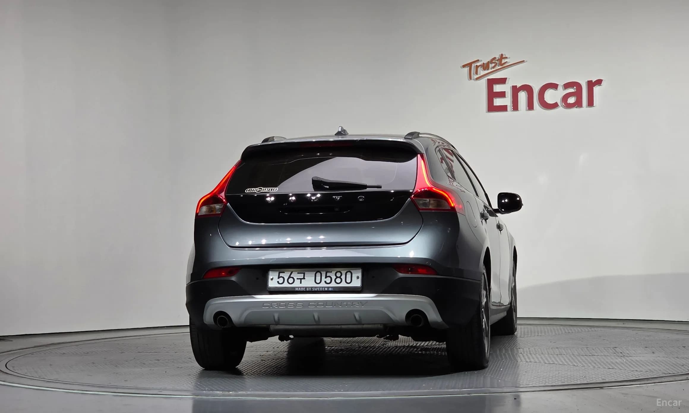 V40 Cross Country