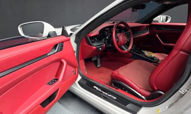 911 (992)