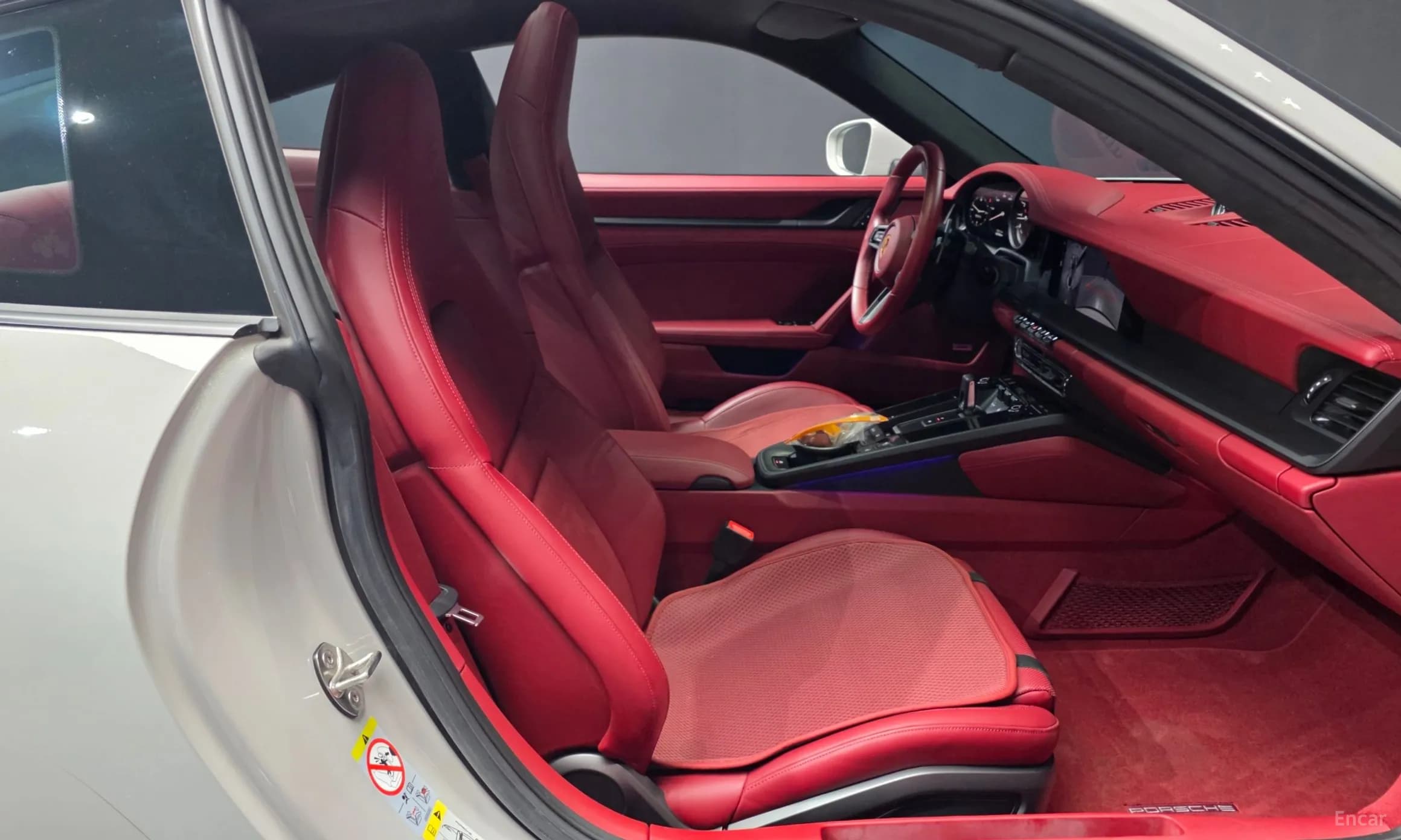 911 (992)