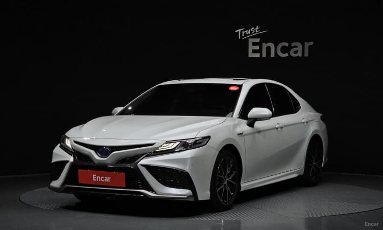 Camry (XV70)