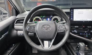 Camry (XV70)