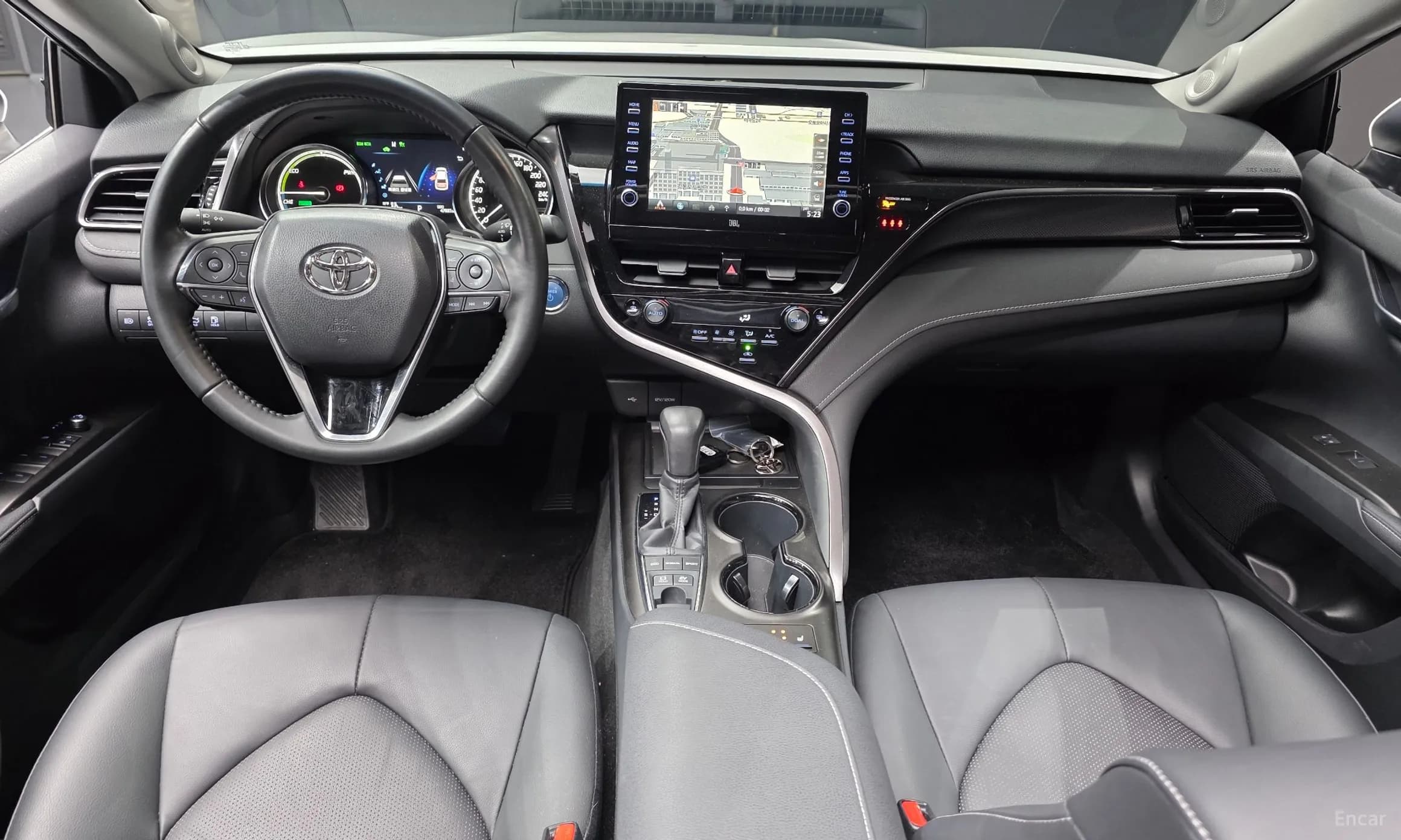 Camry (XV70)