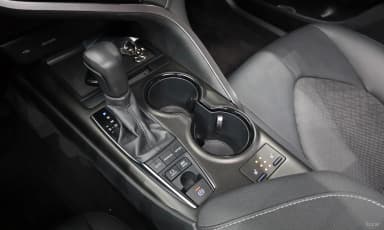 Camry (XV70)