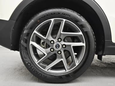 Berry New Tivoli