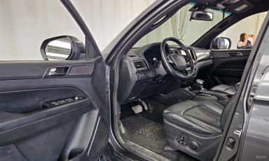 Rexton Sports Khan