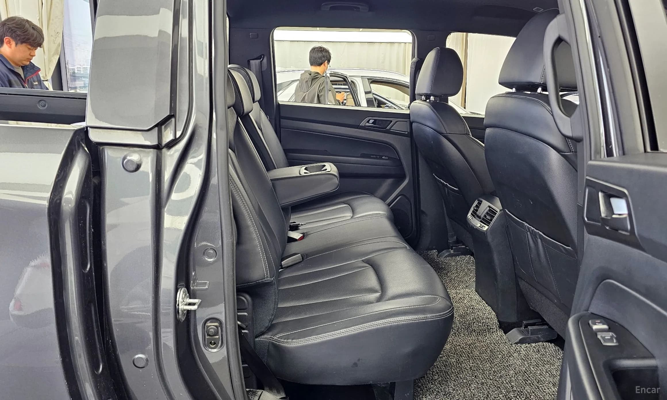 Rexton Sports Khan