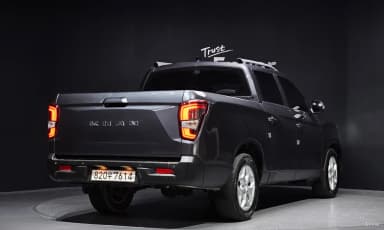 Rexton Sports Khan