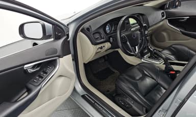 V40