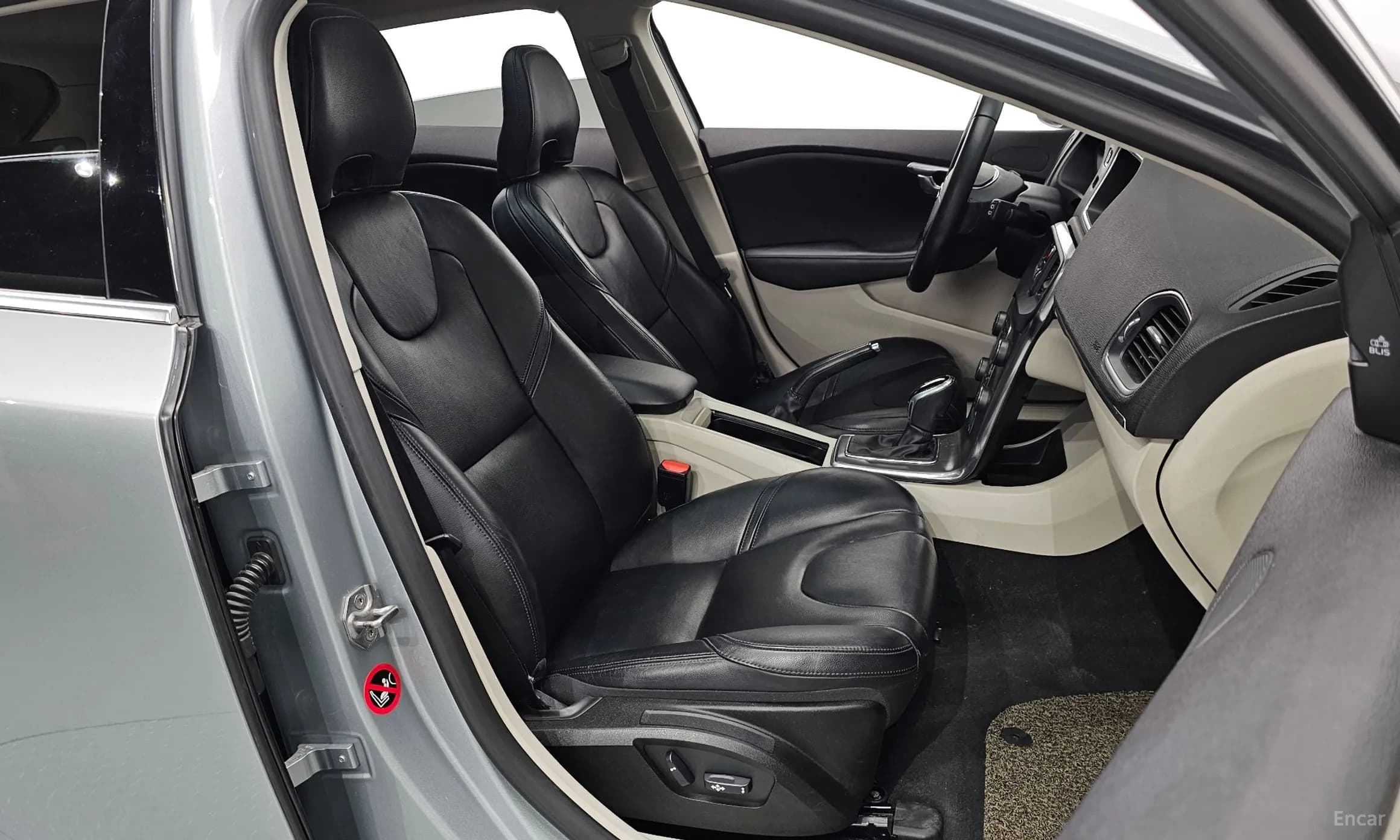 V40