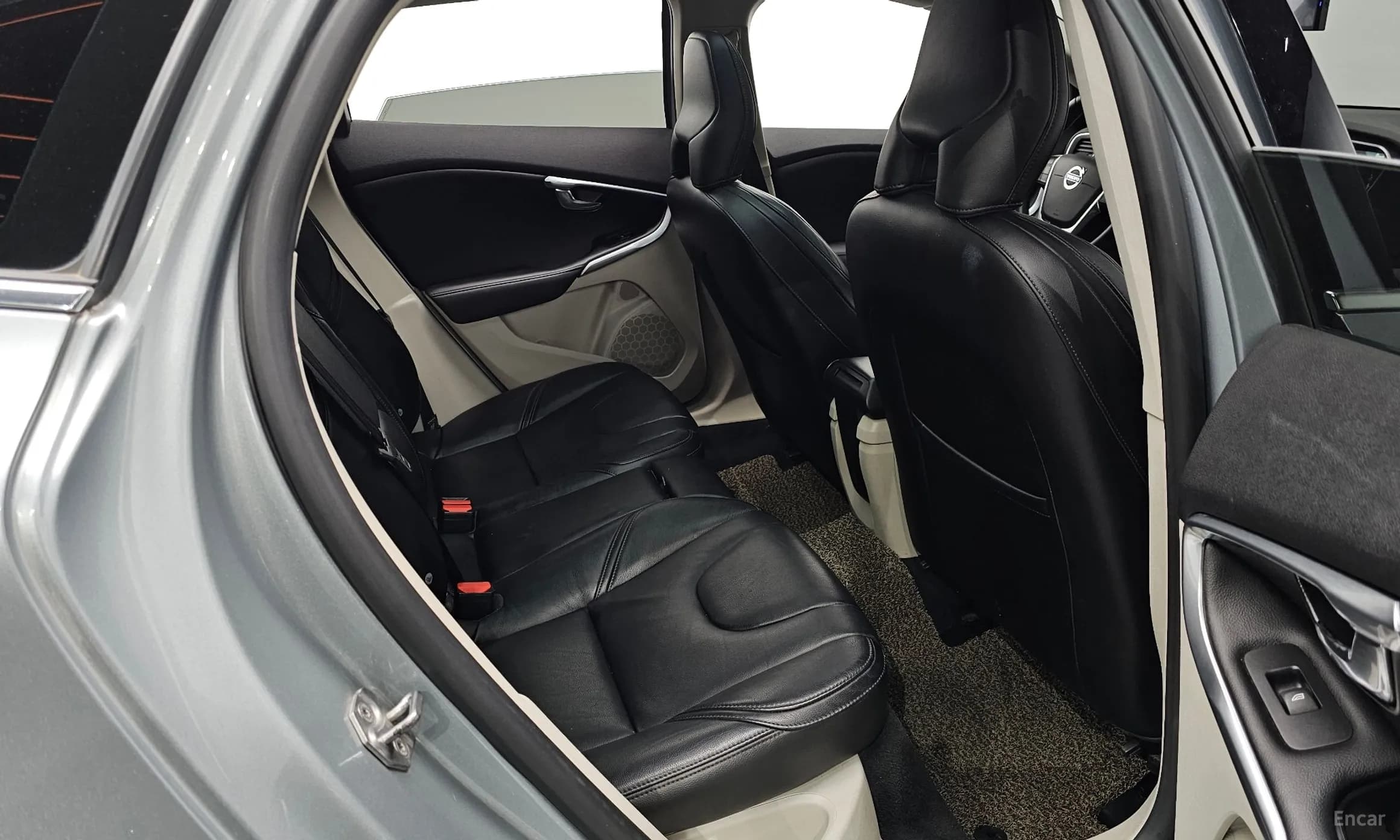 V40