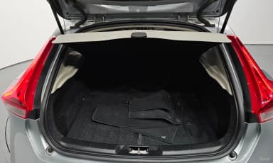 V40