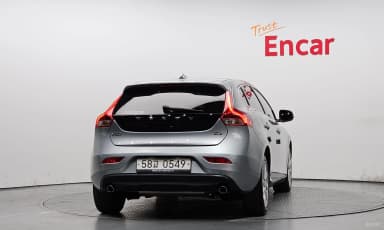 V40