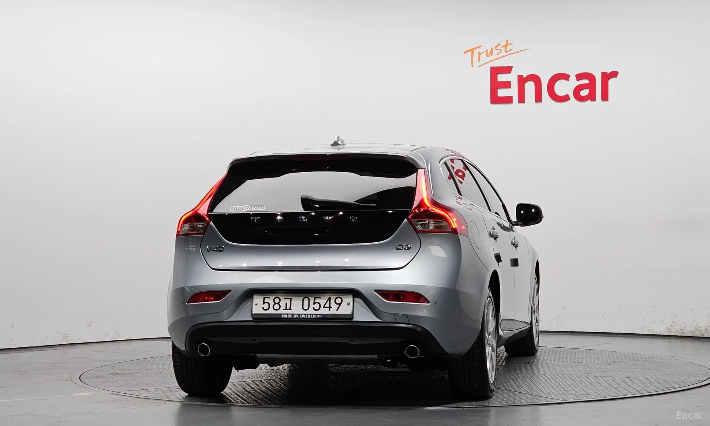 V40
