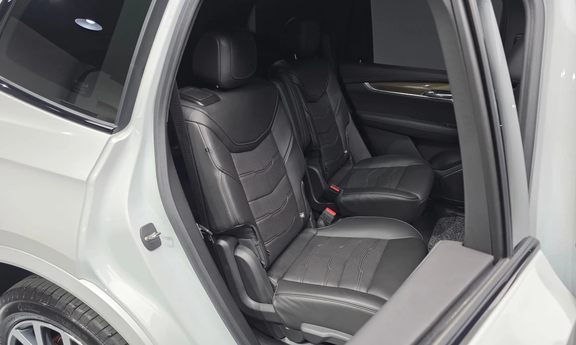 XT6