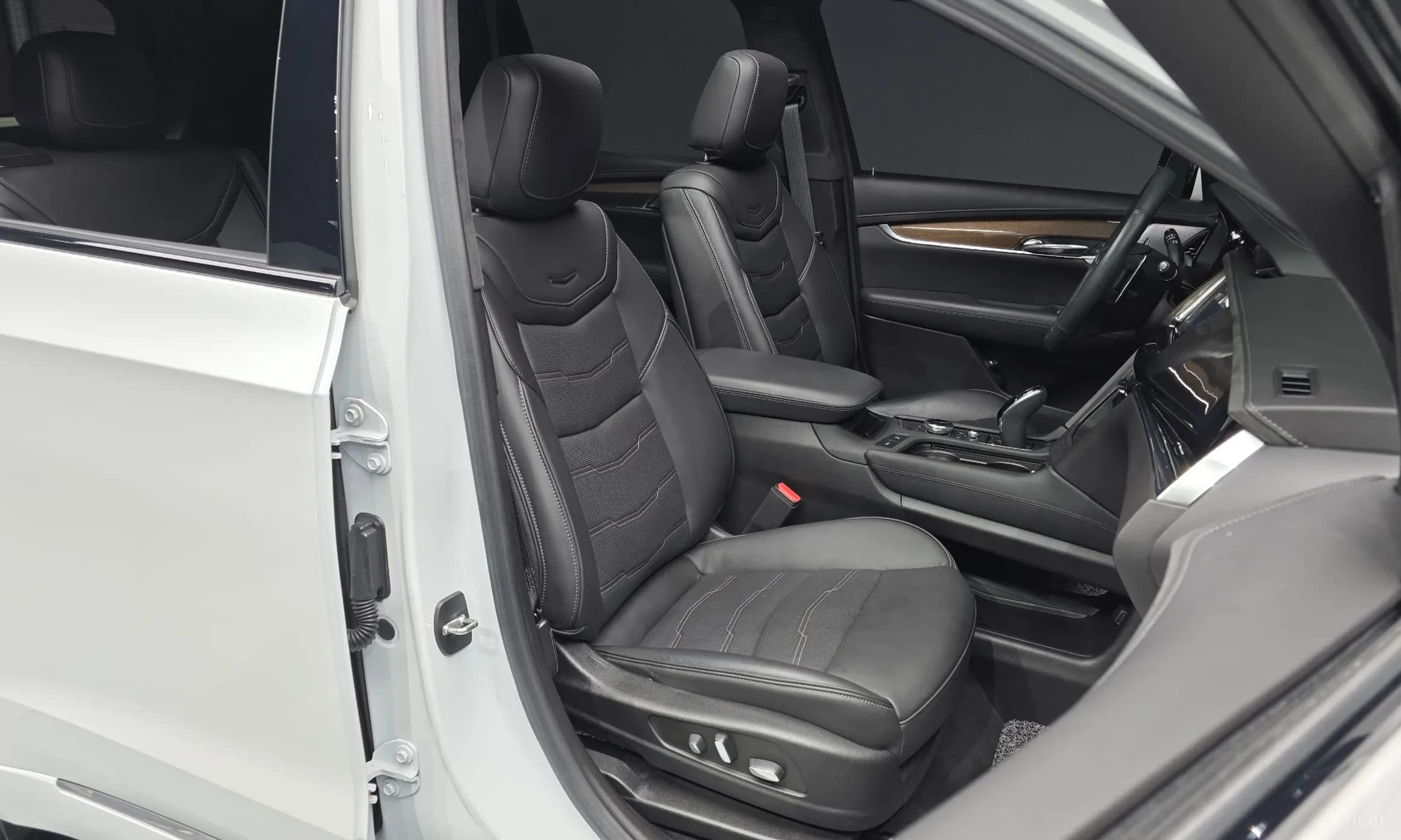 XT6