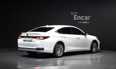 ES300h 7th Generation