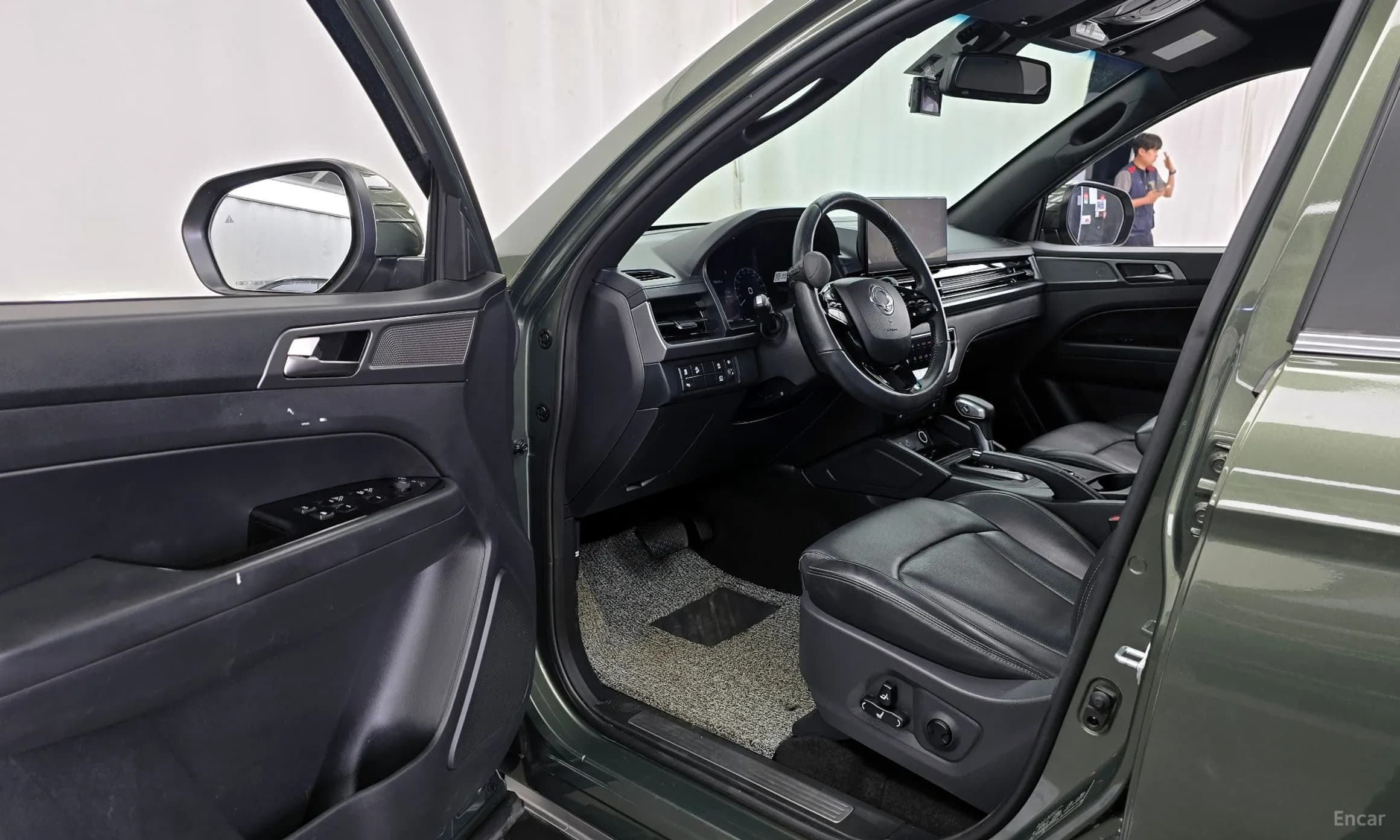 Rexton Sports Khan
