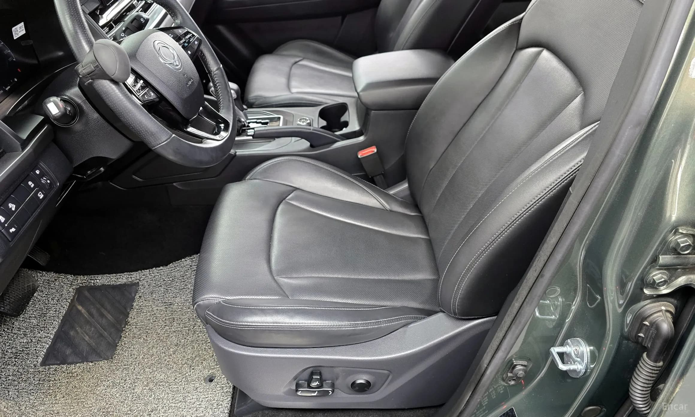 Rexton Sports Khan